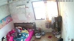 新流出黑客破解【家庭摄像头】新婚小夫妻 上来就是扒内裤一顿操 截图4