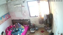 新流出黑客破解【家庭摄像头】新婚小夫妻 上来就是扒内裤一顿操 截图7