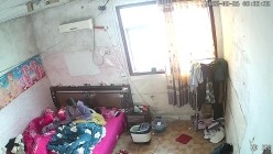 新流出黑客破解【家庭摄像头】新婚小夫妻 上来就是扒内裤一顿操 截图8