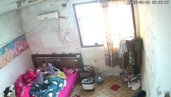 新流出黑客破解【家庭摄像头】新婚小夫妻 上来就是扒内裤一顿操 截图9