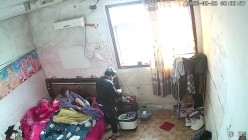 新流出黑客破解【家庭摄像头】新婚小夫妻 上来就是扒内裤一顿操 截图13