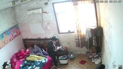 新流出黑客破解【家庭摄像头】新婚小夫妻 上来就是扒内裤一顿操 截图15