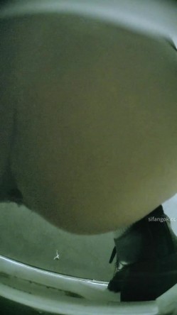 夜总会酒吧女厕后拍各种黑丝高跟 美女如云白色增高鞋靓妹的一线粉逼怒对摄像头 截图13