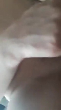 漂亮熟女阿姨 在家被大粗吊小伙无套输出 貌似持久力不行 没多久就射了 截图13