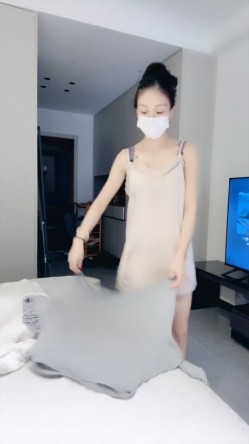 兼职白领超美【睡不醒的小美】人间尤物模特身材_狂撸！ 截图3