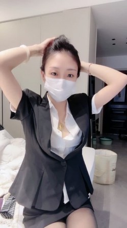兼职白领超美【睡不醒的小美】人间尤物模特身材_狂撸！ 截图8