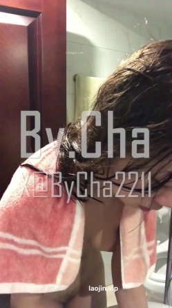 四部露出福利，【查小理内部群】，调教大神，万元诱惑下，几个妹子大胆接受挑战，敢于尝试很赞 截图16