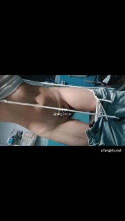 青春无敌推特网红极品反差小姐姐【小小颖】重金定制私拍~洗澡、紫薇、啪啪，身材一流特骚 截图15