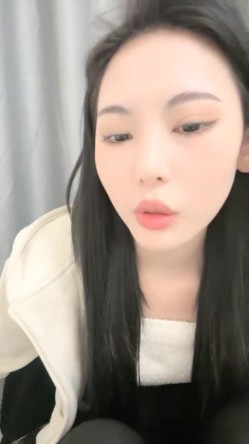 极品小野师妹牛仔裤，双道具自慰骚穴高潮喷水 截图9