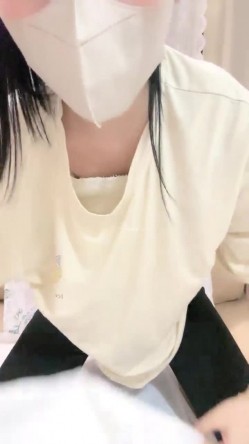 极品小野师妹牛仔裤，双道具自慰骚穴高潮喷水 截图11