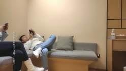一屌探花_第二场约了个高颜值丰满妹子，大屁股配上开档黑丝性趣满满，特写近景口交操B视角完美 截图1