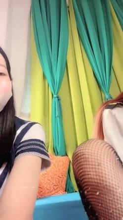 长腿女神来袭！两个艺校学舞蹈大长腿女神组队下海，国风舞姿，舍不得快进，黄播平台竟看到这么专业的舞蹈，专业的骚起来没谁了 截图12