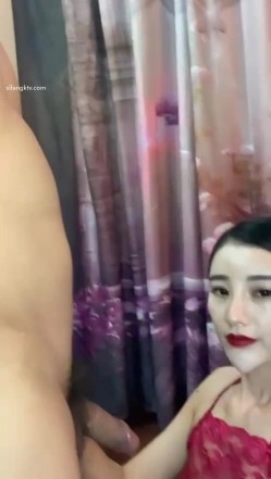 某航空姐身材颜值天花闆～上班服务旅客是女神，下班服务金主是母狗 截图5