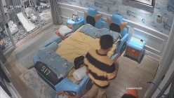 《居家摄像头破解》偷窥E奶少妇的居家日常 ️这奶子可真不是盖的 截图1