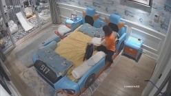 《居家摄像头破解》偷窥E奶少妇的居家日常 ️这奶子可真不是盖的 截图15