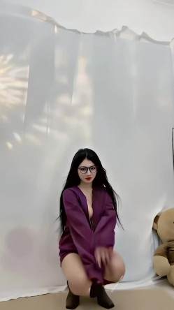 青春无敌，抖音风艺校美少女【杨晓花】定制福利，露脸露点，各种热门BGM裸舞 截图4