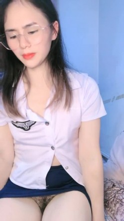 核弹！极品骚娘们【冷艳小妈】道具自慰~骚的很！西装黑丝，知性丽人，赞 截图7