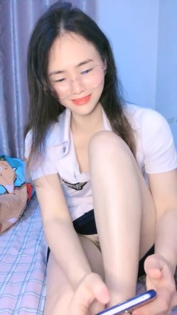 核弹！极品骚娘们【冷艳小妈】道具自慰~骚的很！西装黑丝，知性丽人，赞 截图9
