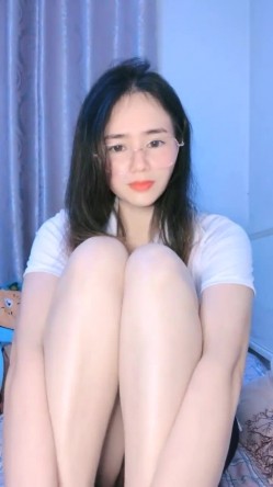 核弹！极品骚娘们【冷艳小妈】道具自慰~骚的很！西装黑丝，知性丽人，赞 截图11
