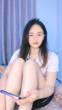 核弹！极品骚娘们【冷艳小妈】道具自慰~骚的很！西装黑丝，知性丽人，赞 截图13