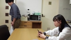 AVSA-263 デカチン叔父に犯●れ首絞め失神快楽に目覚めさせられた姪 アへ顔アクメが病み付きになった変態美少女 藤田こずえ 截图1