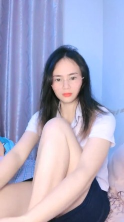 核弹！极品骚娘们【冷艳小妈】道具自慰~骚的很！西装黑丝，知性丽人，赞 截图8