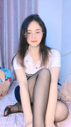 核弹！极品骚娘们【冷艳小妈】道具自慰~骚的很！西装黑丝，知性丽人，赞 截图12