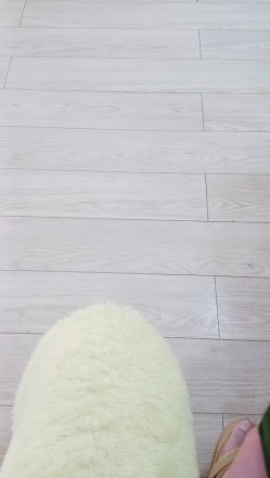 攻略自己的骚气老妈 对白精彩刺激，半推半就掏出大鸡巴无套插入骚穴，激情狂操内射 截图2