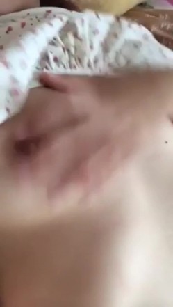 清纯美眉极品大奶超诱人美鲍鱼 激情自拍 这逼真干凈 截图4