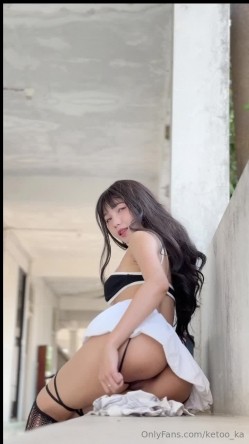 泰国反差露脸长腿巨尻少女「Ketoo Ka」OF私拍，各种户外露出，肛门自慰，户外骚逼超远喷水 截图15