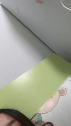 毛毛浓密苗条少妇双人啪啪第二部 从下往上视角后入抽插一直说骚话 截图11