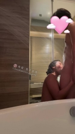 抖音究极BBW肥臀巨乳健身婊【金子人】付费福利，外表名媛实则金主母狗，激情性爱 截图10