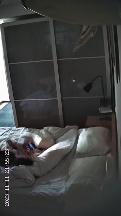 新流出安防酒店精品偷拍 ️纯欲系女友和男友冷战期间被销售男疯狂内射 截图1