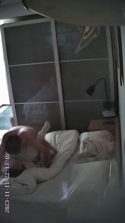 新流出安防酒店精品偷拍 ️纯欲系女友和男友冷战期间被销售男疯狂内射 截图2