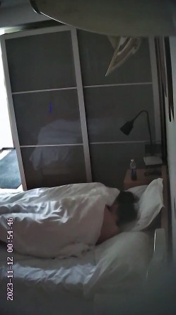 新流出安防酒店精品偷拍 ️纯欲系女友和男友冷战期间被销售男疯狂内射 截图9