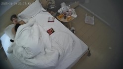 酒店偷拍 连续两天入住情侣气质甜美又身材不错的美女喜欢上位榨取男友精液 截图8