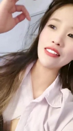 户外刺激，人气女神再出山，【香菜一奈】，野外山顶~勾搭口交~，路边尿尿，车震，浪叫声响彻旷野 截图2