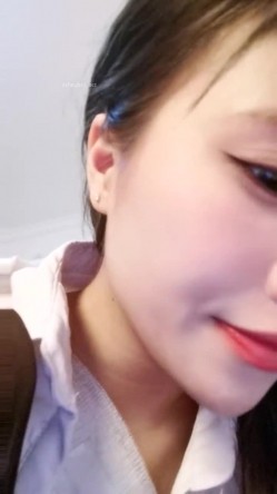 户外刺激，人气女神再出山，【香菜一奈】，野外山顶~勾搭口交~，路边尿尿，车震，浪叫声响彻旷野 截图3