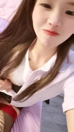 户外刺激，人气女神再出山，【香菜一奈】，野外山顶~勾搭口交~，路边尿尿，车震，浪叫声响彻旷野 截图6