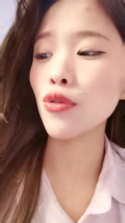 户外刺激，人气女神再出山，【香菜一奈】，野外山顶~勾搭口交~，路边尿尿，车震，浪叫声响彻旷野 截图7