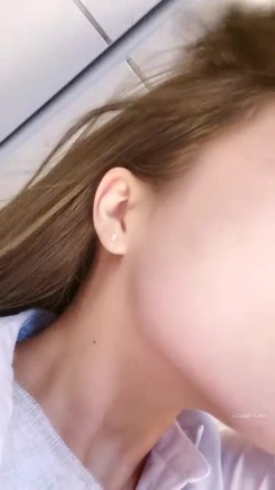 户外刺激，人气女神再出山，【香菜一奈】，野外山顶~勾搭口交~，路边尿尿，车震，浪叫声响彻旷野 截图14