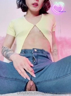 中韩混血博士生，超大阴蒂，撸铁肌肉女【peachy】自慰啪啪群P，下海拍A片，猛女 截图2
