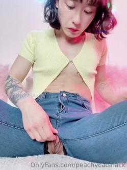 中韩混血博士生，超大阴蒂，撸铁肌肉女【peachy】自慰啪啪群P，下海拍A片，猛女 截图3