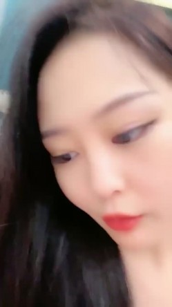 气质和颜值顶级，【明星级女神下海 小卓卓】，神似赵丽颖，白富美极品，美乳蜜臀，真是美啊 截图7