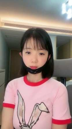 绿播下海！顶级G奶女神~【暖暖】扣穴自慰！绝对秒射，童颜巨乳！ 截图2
