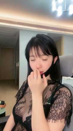 绿播下海！顶级G奶女神~【暖暖】扣穴自慰！绝对秒射，童颜巨乳！ 截图9