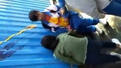 捉奸-女学生欺负老实同学把裤子强行脱了 截图6