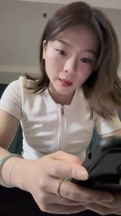 【陪我沦陷】超骚欲姐，极品美乳，户外裸奔，车震无套狂干，白花花的肉体尽情玩弄，推荐！ 截图1