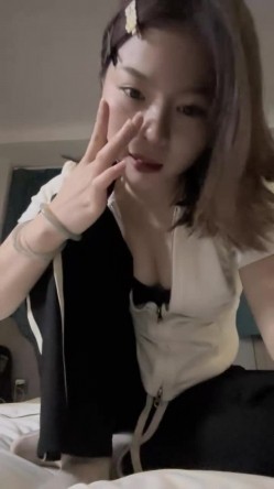 【陪我沦陷】超骚欲姐，极品美乳，户外裸奔，车震无套狂干，白花花的肉体尽情玩弄，推荐！ 截图2