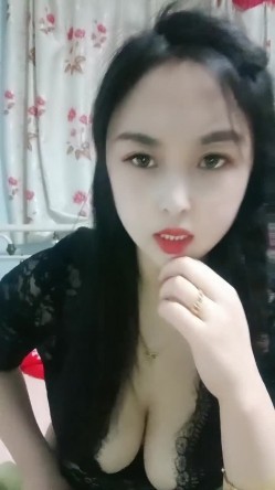 母乳少妇深夜惨遭大哥蹂躏，全程露脸黑丝肚兜情趣诱惑，让大哥吃奶抠逼，还被草嘴舔鸡巴，无套抽插口爆吞精 截图5
